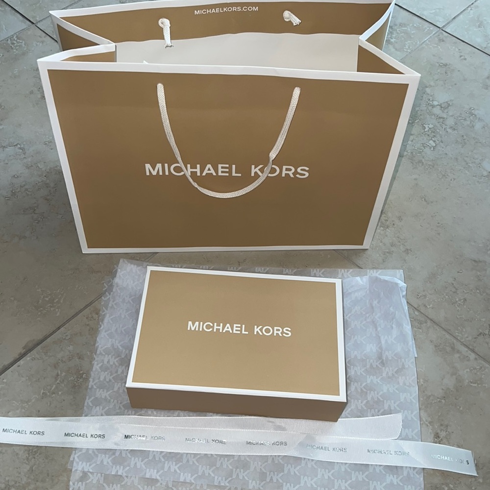 Michael Kors box paper bag & rope